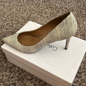 Calvin Klein black/white heel.